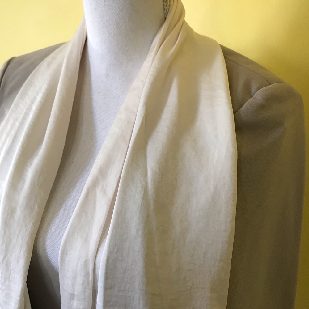 Gray white scarfed blazer jacket